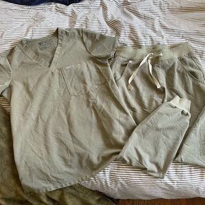 Heather olive figs RARE xs/xsp SET! Purchased for $150 resale.